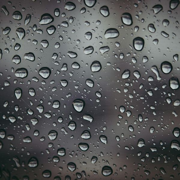 Abstract image representing clarity and focus with gentle light patterns.